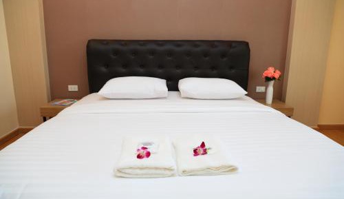 Deluxe Room (2 Adults + 1 Child)