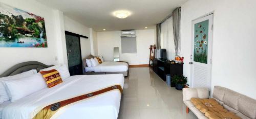 Deluxe Family Room