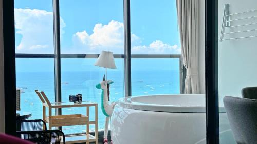 Two-Bedroom Deluxe Apartment with Ocean View
