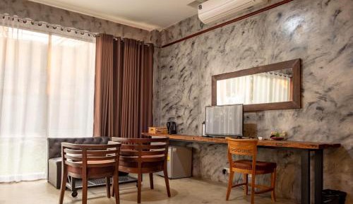 Deluxe Family Room