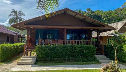 Two-Bedroom Bungalow with Sea View