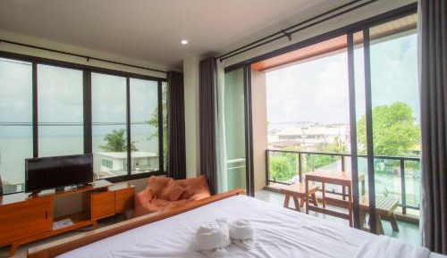 Deluxe Double Room with Balcony and Sea View