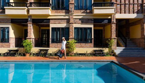 Double Room with Pool View
