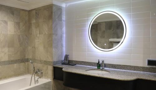 Premium Suite Room With Bathtub