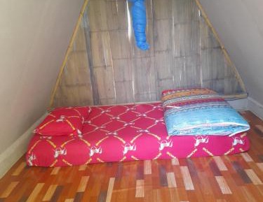 Single Room with Shared Toilet