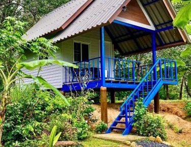 Bungalow with Garden View
