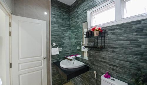 Twin Room with Pool View
