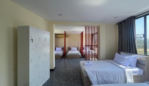 Deluxe Family Room