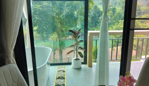 Deluxe Double Room with Bath