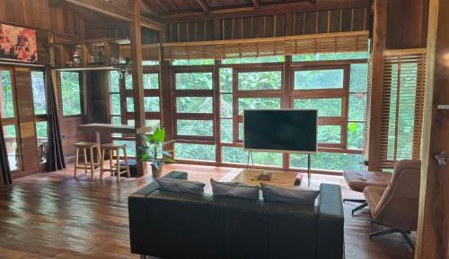 Deluxe King Suite