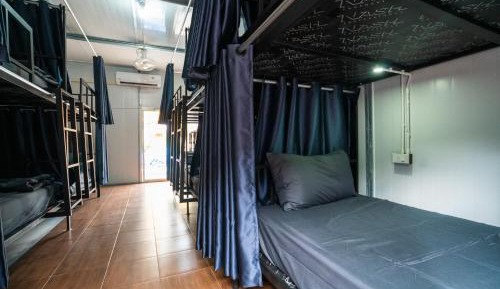 Bunk Bed in Mixed Dormitory Room