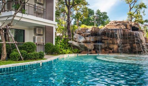 Studio with Pool View