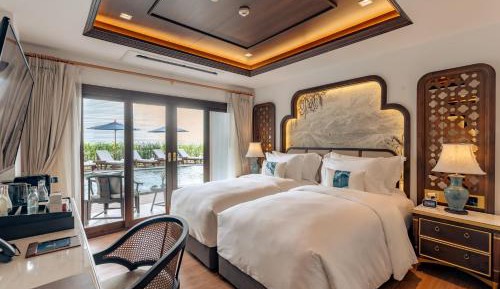 Twin Room with Pool View