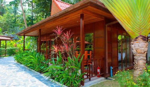 Family Bungalow with Garden View