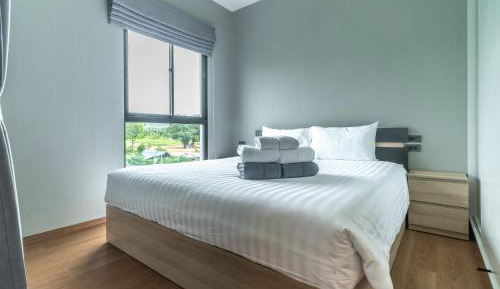 One-Bedroom Deluxe Apartment