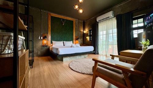 Deluxe Double Room with Mountain View