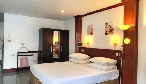 Deluxe with Pool View