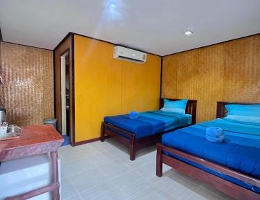 Twin Bed Bungalow with Garden View