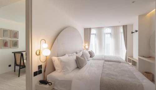 Suite Room with Two Queen Beds