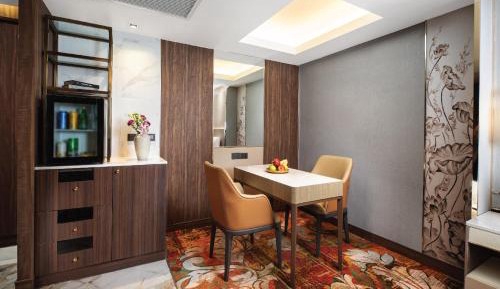 Queen Room