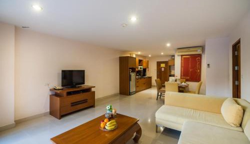 Junior Suite with Pool View