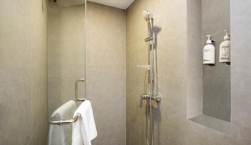 Queen Suite with Kitchenette