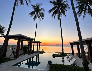 Villa - Beach Front