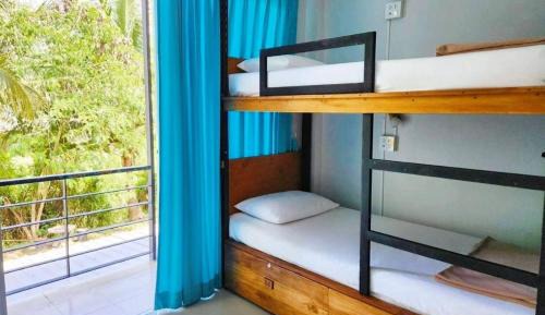 Bunk Bed in Mixed Dormitory Room