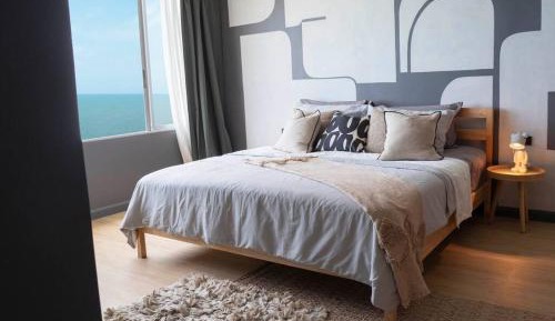 One-Bedroom Apartment with Ocean View