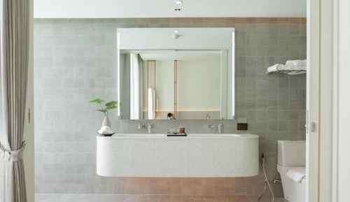 Deluxe Connecting Room with Pool View 