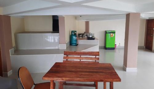 One-Bedroom Apartment with Sea View and Balcony