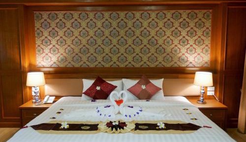 Deluxe Double or Twin Room with Pool View