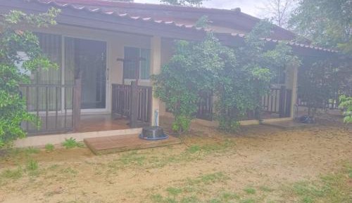Bungalow with Garden View
