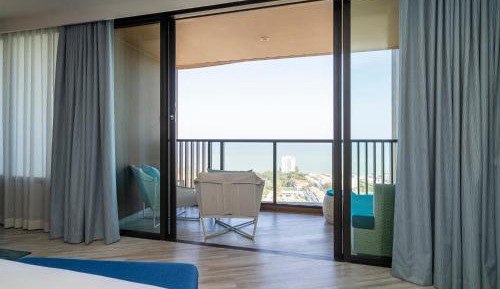 1 King Suite Balcony High Floor