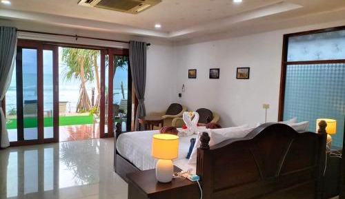 Deluxe on the Beach with Kitchenette