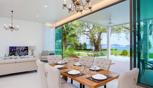 3-Bedroom Seafront Pool Suite