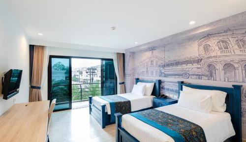 Grand Deluxe Twin Bed with Pool View + Free Coworking Space