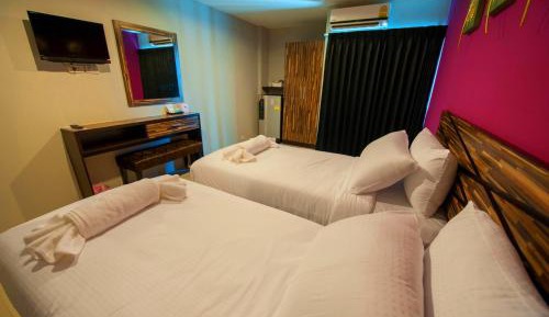 Special Offer - Superior Twin Room with Airport Transfer