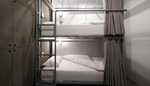 6-Bed Mixed Dormitory Room