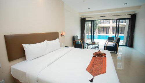 Deluxe Double or Twin Room with Pool Access