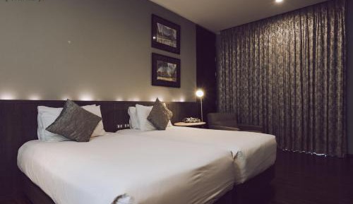 Courtyard room