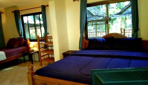 Deluxe Family Room