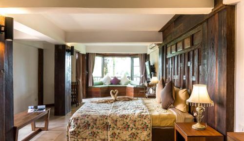 Deluxe King Room
