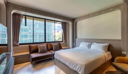 Deluxe King Suite