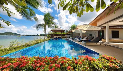 Baan Benjamart 4BR Beachfront | Chef, Infinity Pool, Kayaks
