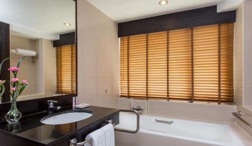 Grand Deluxe Twin Room
