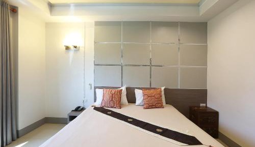 Standard Queen Room