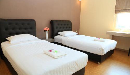 Twin Room with Private Bathroom