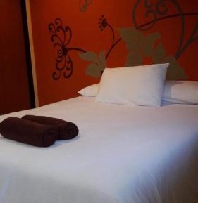 Deluxe Room (2 Adults + 1 Child)