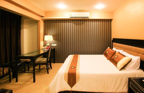 Talat Khwan Hotel | MAMBA and Baan Aranya Serviced Apartment